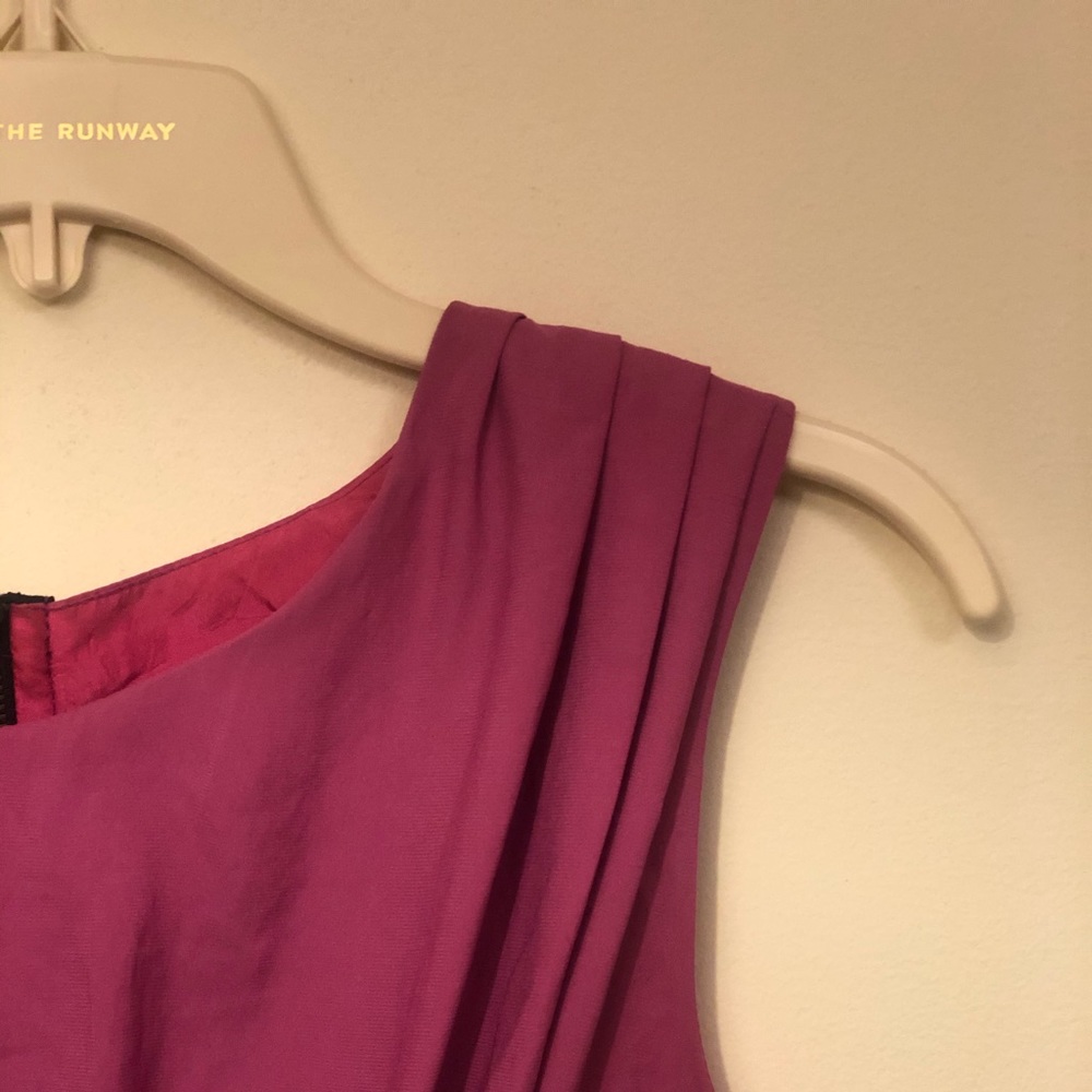 Perfect boss dress for a smart and playful look.
